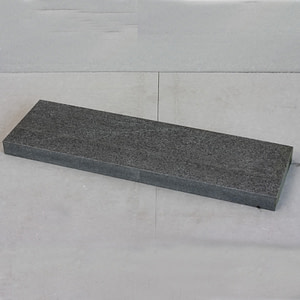 Granit bordursten 30x100x7 G695 - Sort / Antrasit