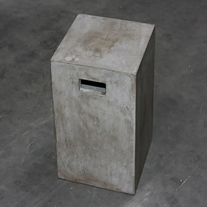 Fiberbeton stol ”Dessau” 35x35x46 cm