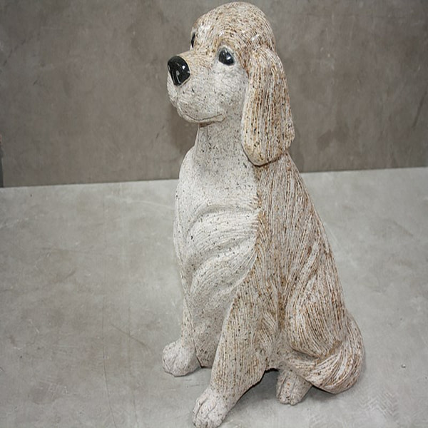 Siddende Hund i rødlig granit H 45 cm » Staby Fliser &amp; Hegn